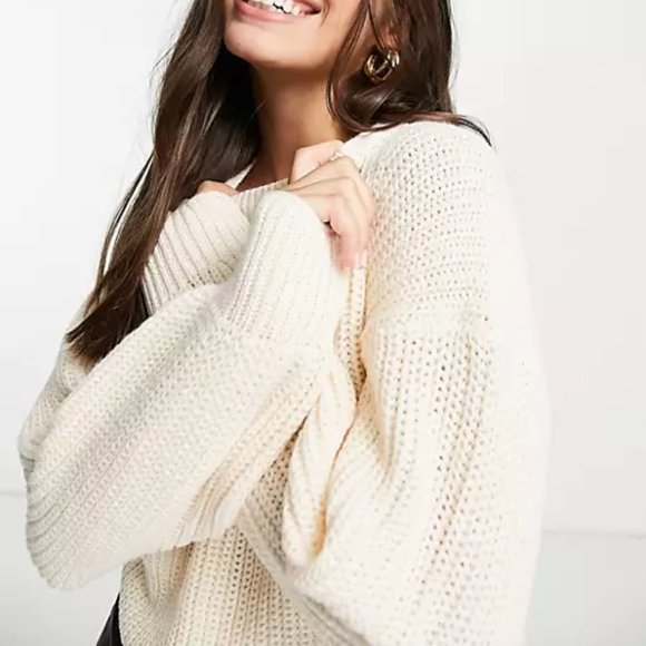 Sweaters - Crew Neck Sweater / Size: Large / New with Tags